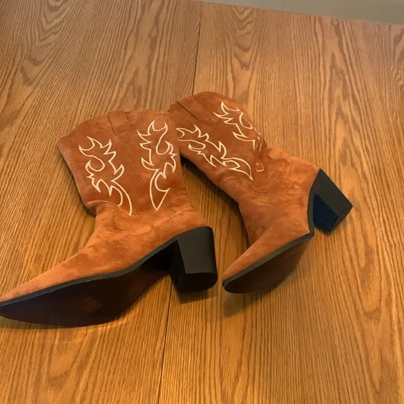 SHEIN boots.  BROWN.  Size 41.  NEW! - Picture 2 of 3